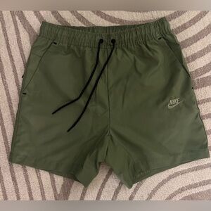 Men’s Nike Repel Tech Essentials Utility Shorts - Olive Green